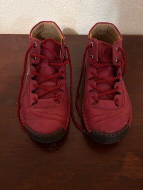 Women’s Casual Red High-Top Lace-Up Shoes